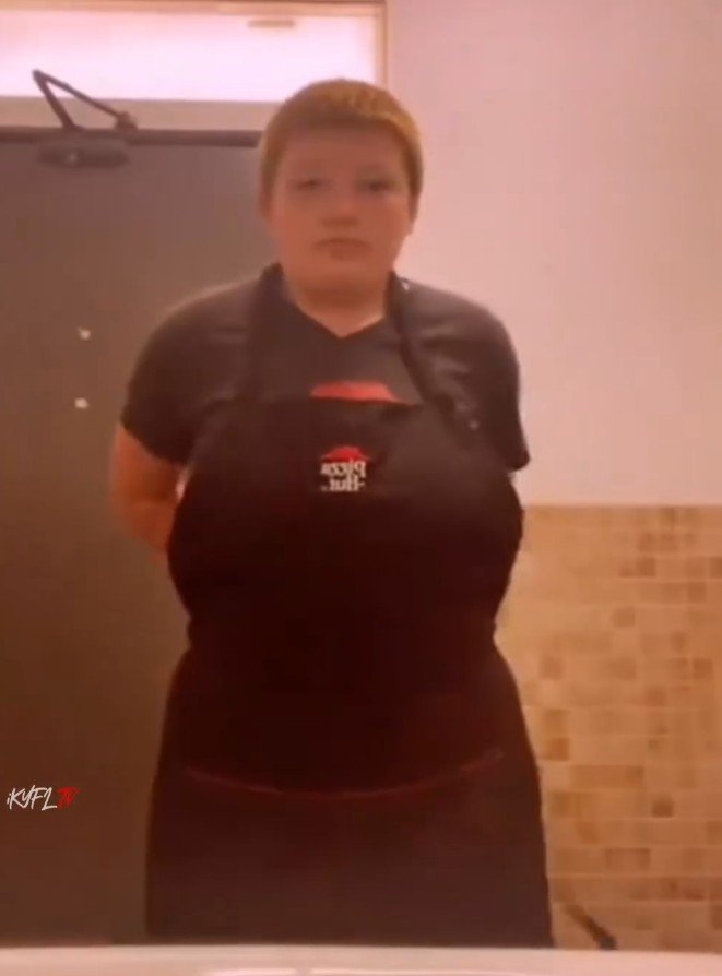 Didn't C That Coming π Busty Customer Service #0CHdlVZQ