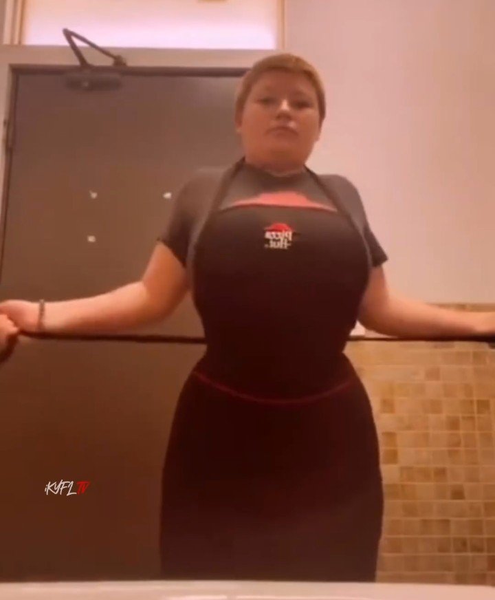 Didn't C That Coming π Busty Customer Service #0qUNcoQo