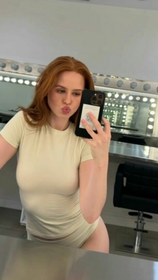 Riverdale Hotties (Who has the best face/boobs/ass/legs?) #Neu7zo8N