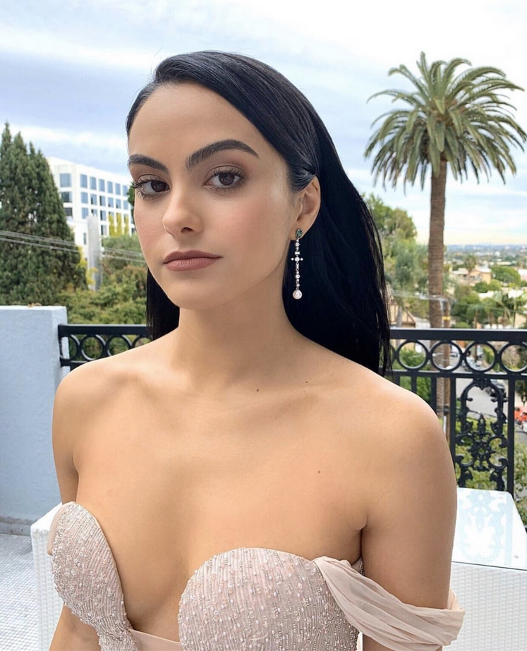 Riverdale Hotties (Who has the best face/boobs/ass/legs?) #d8QiaYav