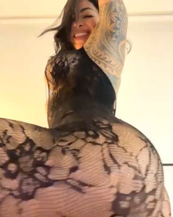 Annii - tattoed ass #Hewz21RV