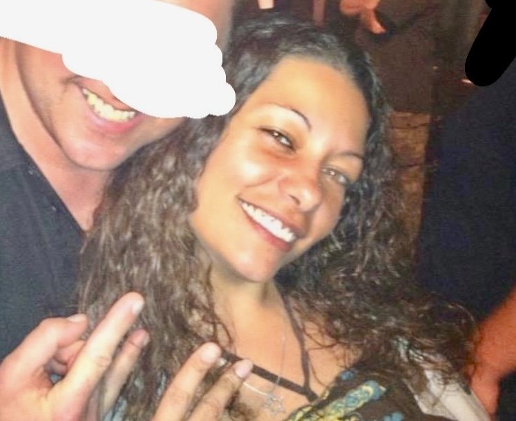 Bartender Ni’Col still reps what guys love the most….beer and big tits #wnBmks5z