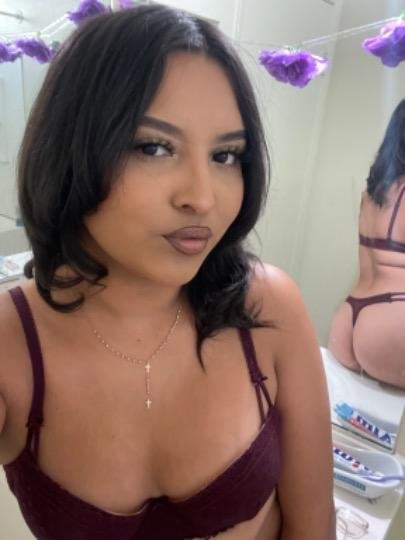 22 year old Bella Escort in San Fernando Valley #6yFzrBJO