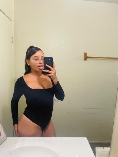 22 year old Bella Escort in San Fernando Valley #Ermx77FE