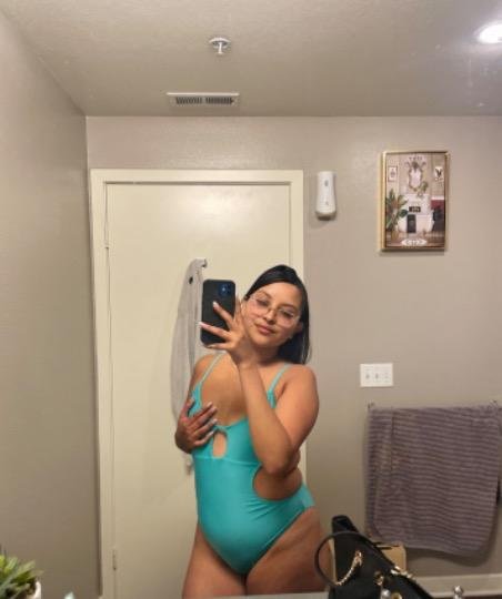 22 year old Bella Escort in San Fernando Valley #Js3fUVMT