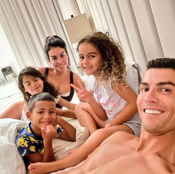 Georgina Rodríguez a vagabunda mulher de Cristiano Ronaldo #142q0Ab7
